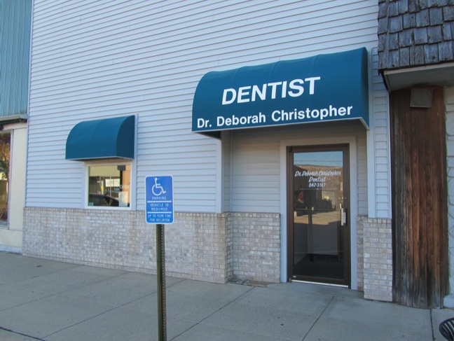 Dentist Store Front2
